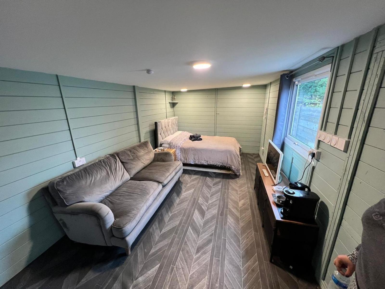 Cozy Cabin Independent Ensuite Guildford Exterior foto